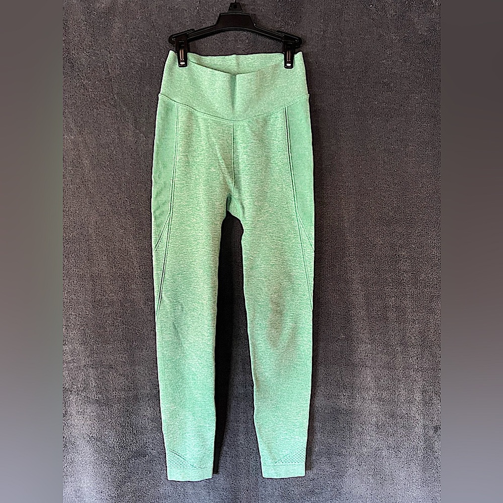 Brand: all in motion / Size: Women’s XS / Color: Mint-green
